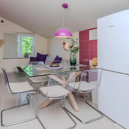 شقة Gorgeous In With Wifi نين