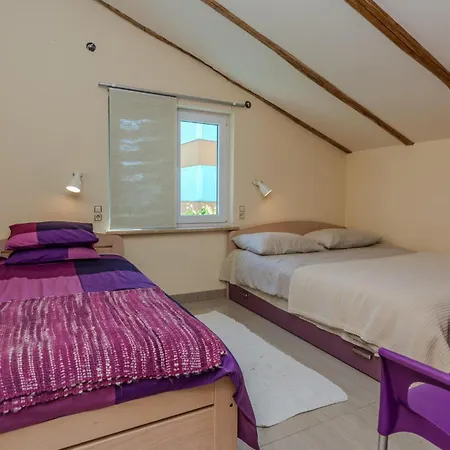 2 Bedroom Cozy In ニン