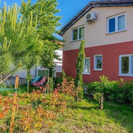 2 Bedroom Cozy In