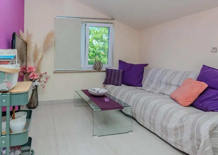 Apartamento Gorgeous In With Wifi Nin