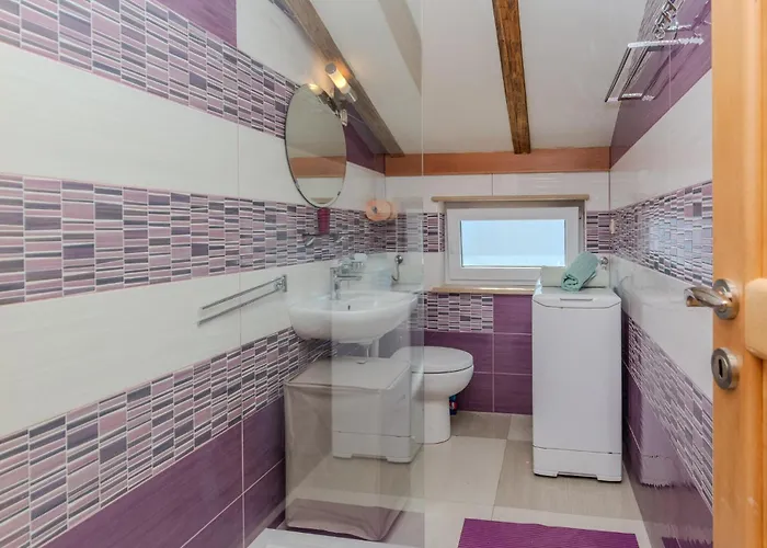 Gorgeous In With Wifi *