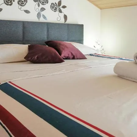 Apartment Gorgeous In With Wifi Zadar