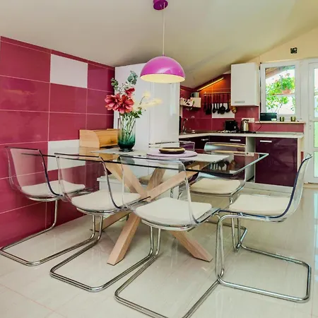 Appartement Gorgeous In With Wifi Nin